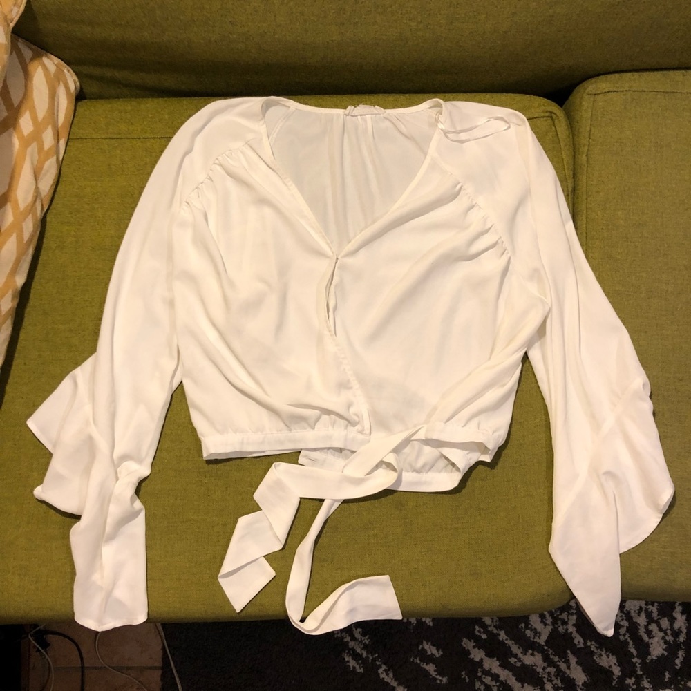 BOGO 🎶ruffle sleeve blouse🎶